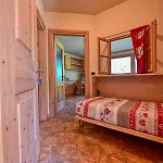 Dom wakacyjny Casa Caste *